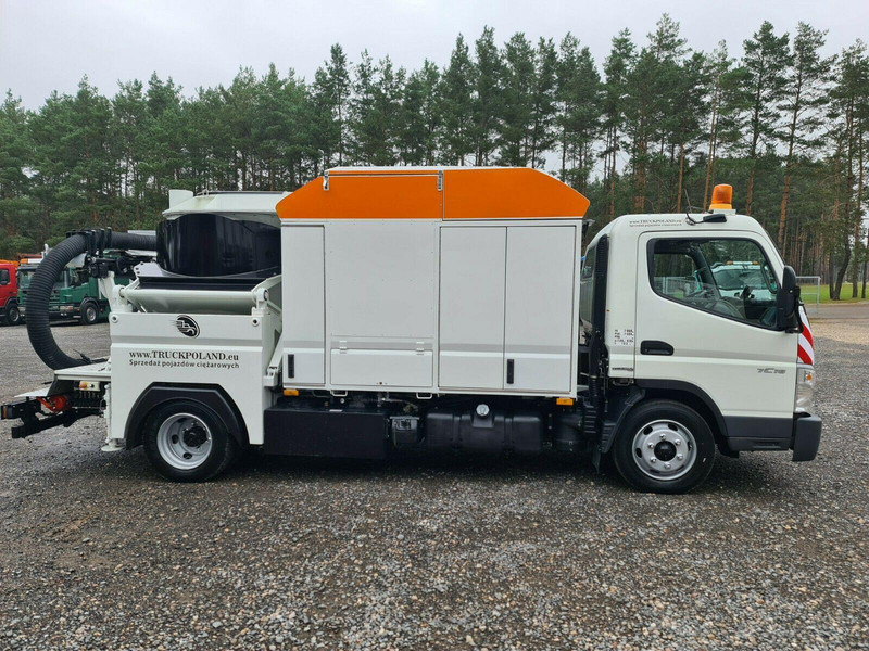 Mitsubishi CANTER Szippantóskocsi - Caminhão limpa fossa: foto 4 Mitsubishi CANTER Szippantóskocsi - Caminhão limpa fossa: foto 4