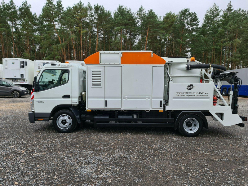 Mitsubishi CANTER Szippantóskocsi - Caminhão limpa fossa: foto 3 Mitsubishi CANTER Szippantóskocsi - Caminhão limpa fossa: foto 3