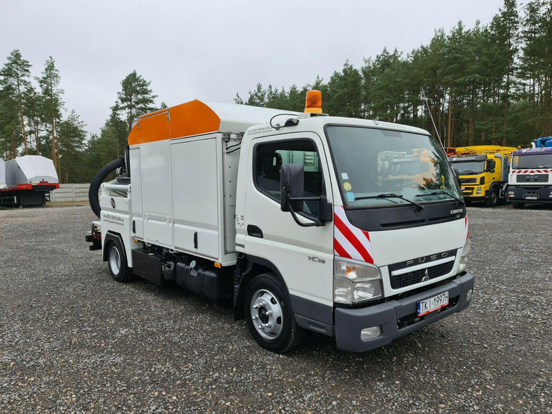 Mitsubishi CANTER Szippantóskocsi - Caminhão limpa fossa: foto 1 Mitsubishi CANTER Szippantóskocsi - Caminhão limpa fossa: foto 1