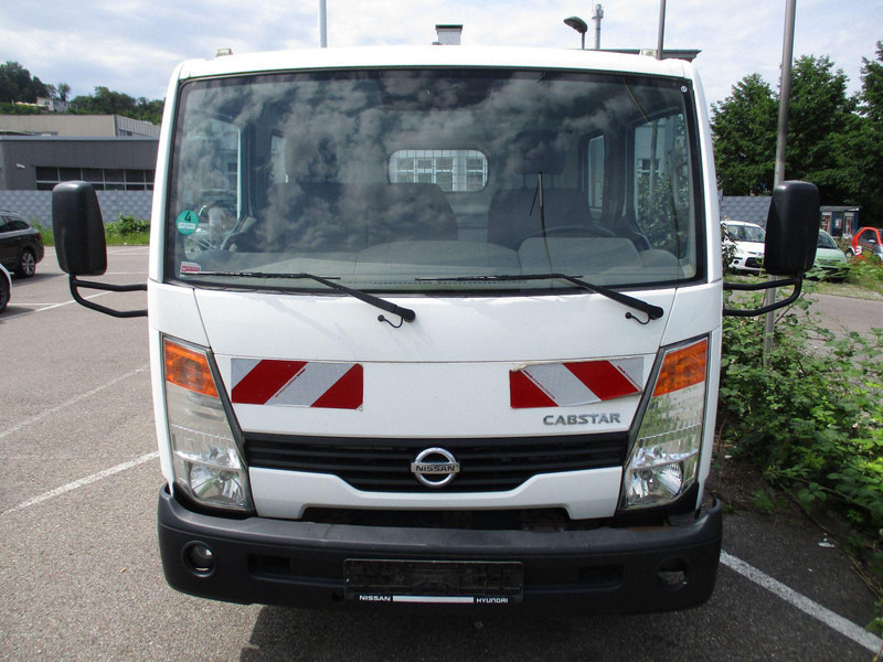 Nissan Cabstar Cabstar 35.XX Doppelkabine - Camião de caixa aberta/ Plataforma: foto 4 Nissan Cabstar Cabstar 35.XX Doppelkabine - Camião de caixa aberta/ Plataforma: foto 4