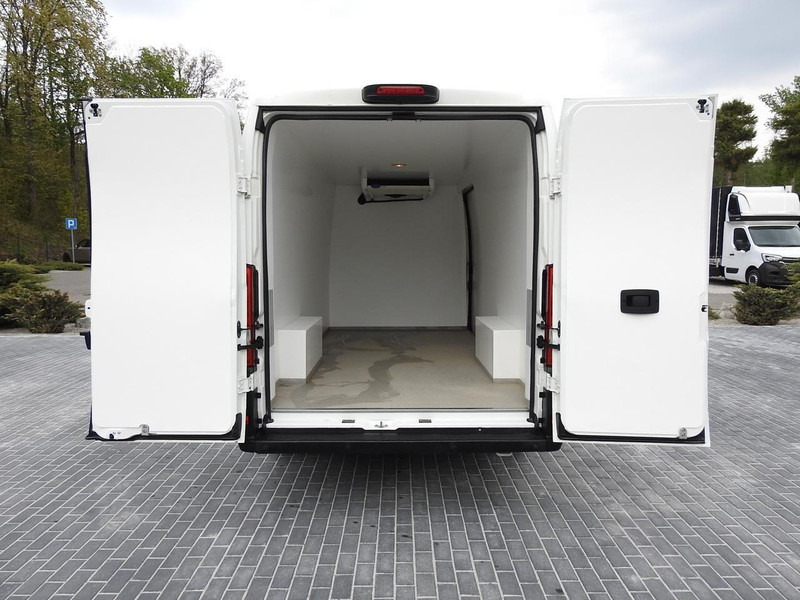 Carrinha frigorífica Peugeot BOXER FURGON CHŁODNIA  0*C TEMPOMAT NAWIGACJA KLIMATYZACJA  135K: foto 12