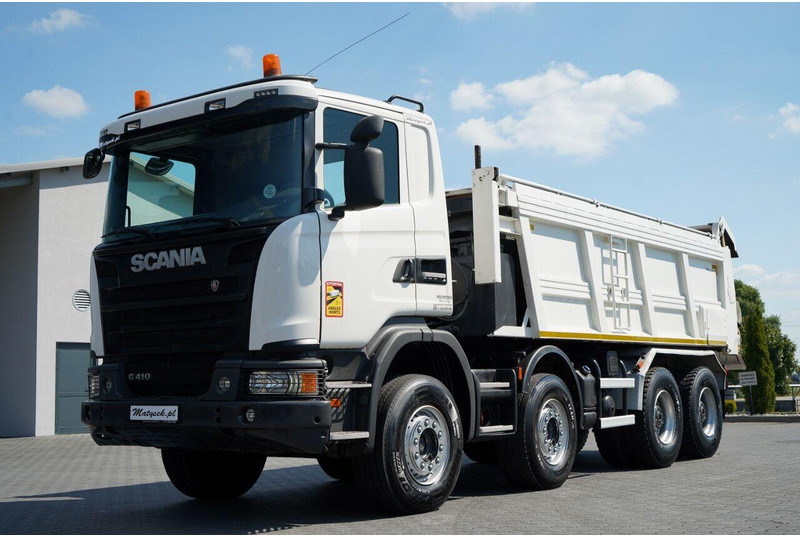 Scania G 410 / 8X4 / ZABUDOWA SAMOWYŁADOWCZA DO ASFALTU / 2X HYDROKLAPA - Acabadora: foto 1 Scania G 410 / 8X4 / ZABUDOWA SAMOWYŁADOWCZA DO ASFALTU / 2X HYDROKLAPA - Acabadora: foto 1