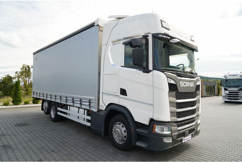 Scania S 450 / SOLÓWKA / 6X2 / OŚ PODNOSZONA / 2019 / - Camião de lona: foto 2 Scania S 450 / SOLÓWKA / 6X2 / OŚ PODNOSZONA / 2019 / - Camião de lona: foto 2