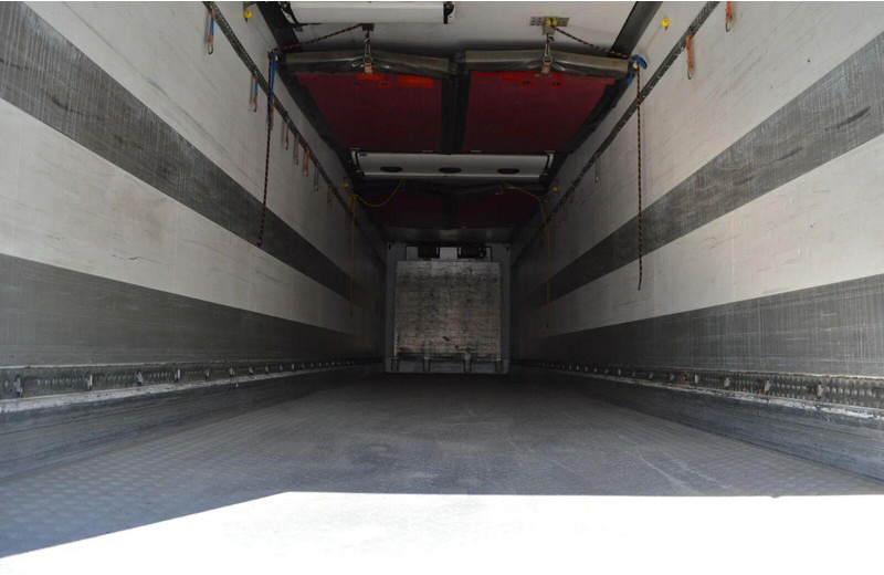 Schmitz Cargobull SKO 24REFRIGERATOR + LIFT ROLLER SHUTTER CARRIER VECTOR 1850Mtº - Semi-reboque frigorífico: foto 3 Schmitz Cargobull SKO 24REFRIGERATOR + LIFT ROLLER SHUTTER CARRIER VECTOR 1850Mtº - Semi-reboque frigorífico: foto 3