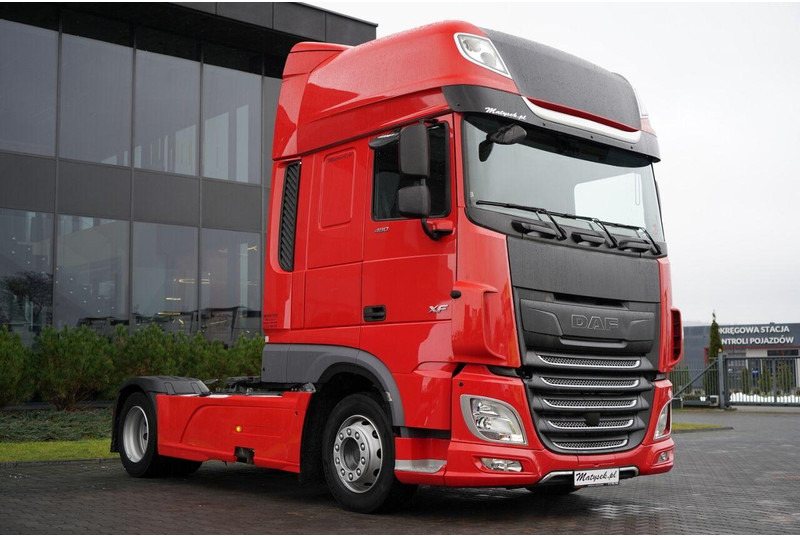 DAF XF 480 / LOW DECK / SUPER SPACE CAB / MEGA / 2021 - Tractor: foto 1 DAF XF 480 / LOW DECK / SUPER SPACE CAB / MEGA / 2021 - Tractor: foto 1