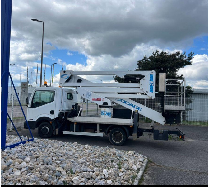 Nissan Cabstar Lifting basket 24 m - Veículo comercial: foto 1 Nissan Cabstar Lifting basket 24 m - Veículo comercial: foto 1