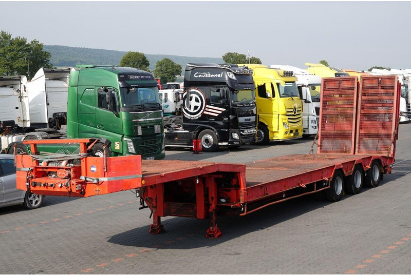 Verem NACZEPA LAWETA NISKOPODWOZIE / NAJAZDY HYDRAULICZNE / 3 OSIOWA / - Semi-reboque baixa: foto 1 Verem NACZEPA LAWETA NISKOPODWOZIE / NAJAZDY HYDRAULICZNE / 3 OSIOWA / - Semi-reboque baixa: foto 1