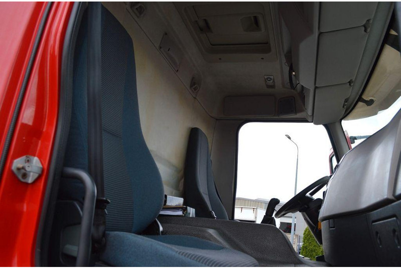 Volvo FE 18.280 - Camião de caixa aberta/ Plataforma, Camião grua: foto 5 Volvo FE 18.280 - Camião de caixa aberta/ Plataforma, Camião grua: foto 5