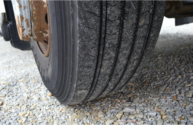 Volvo FE 18.320 FLATBED CRANE - Camião de caixa aberta/ Plataforma, Camião grua: foto 4 Volvo FE 18.320 FLATBED CRANE - Camião de caixa aberta/ Plataforma, Camião grua: foto 4