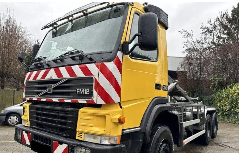 Volvo FM12 6x6 Hook lift - Camião polibenne: foto 4 Volvo FM12 6x6 Hook lift - Camião polibenne: foto 4