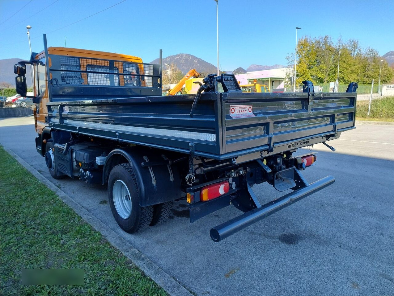 IVECO EuroCargo 80-220 - Camião basculante: foto 3 IVECO EuroCargo 80-220 - Camião basculante: foto 3