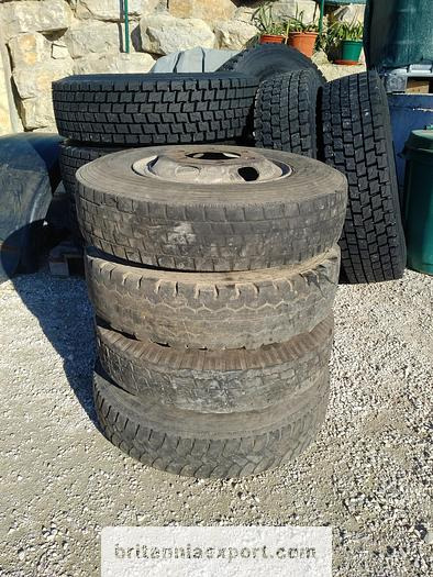 4 x used 7.50-16 LT tyres on 6 studs rims for Toyota Dyna 300 - Roda completa: foto 2 4 x used 7.50-16 LT tyres on 6 studs rims for Toyota Dyna 300 - Roda completa: foto 2