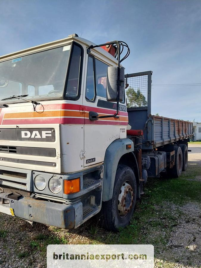 DAF 2700 ATI 6x4 26 Ton Sideways Tipper with HMF 820 Crane | Export Ready. - Camião basculante, Camião grua: foto 4 DAF 2700 ATI 6x4 26 Ton Sideways Tipper with HMF 820 Crane | Export Ready. - Camião basculante, Camião grua: foto 4