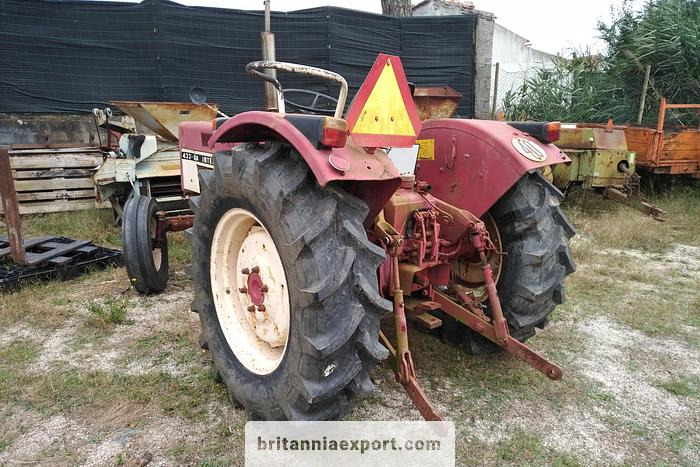 International 433 SA 4X2 | 2.5 diesel | brand new tyres | - Trator: foto 5 International 433 SA 4X2 | 2.5 diesel | brand new tyres | - Trator: foto 5