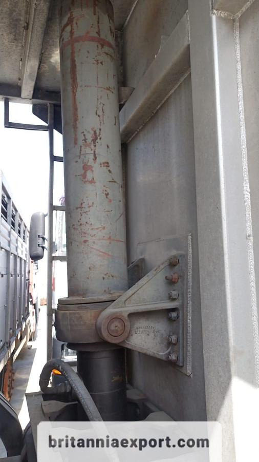 VOLVO FL7 260 Intercooler 6X2 Tipper – 26 Ton | 8 Tyres | Export Ready - Camião basculante: foto 5 VOLVO FL7 260 Intercooler 6X2 Tipper – 26 Ton | 8 Tyres | Export Ready - Camião basculante: foto 5