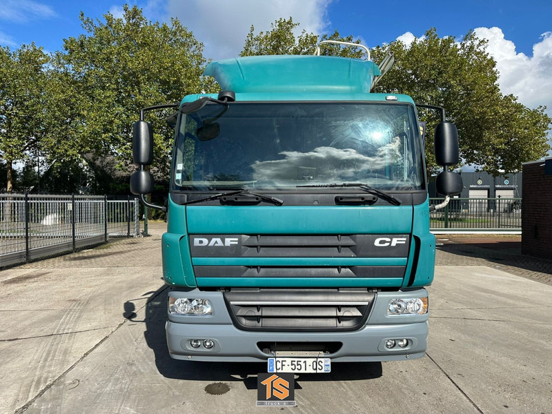 DAF CF 75.310 ZAUG UND DRUCK - MEEL/FLOUR - TOP - Camião cisterna: foto 3 DAF CF 75.310 ZAUG UND DRUCK - MEEL/FLOUR - TOP - Camião cisterna: foto 3