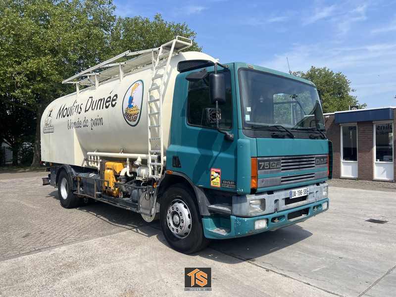 DAF CF75.250 EURO 2 - MANUAL - ZAUG und DRUCK - TOP TRUCK - Camião cisterna: foto 3 DAF CF75.250 EURO 2 - MANUAL - ZAUG und DRUCK - TOP TRUCK - Camião cisterna: foto 3