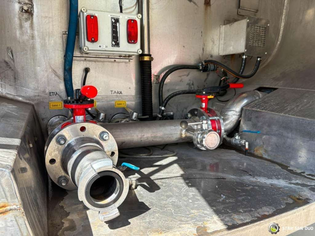 Camião Scania D 320 FIRE BRIGADE Tank 12,000 Litres: foto 11 Camião Scania D 320 FIRE BRIGADE Tank 12,000 Litres: foto 11