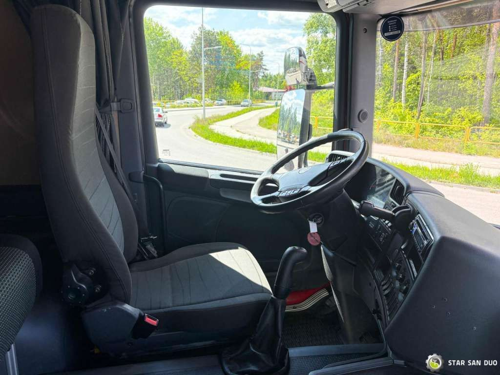 Scania D 320 FIRE BRIGADE Tank 12,000 Litres - Camião: foto 3 Scania D 320 FIRE BRIGADE Tank 12,000 Litres - Camião: foto 3