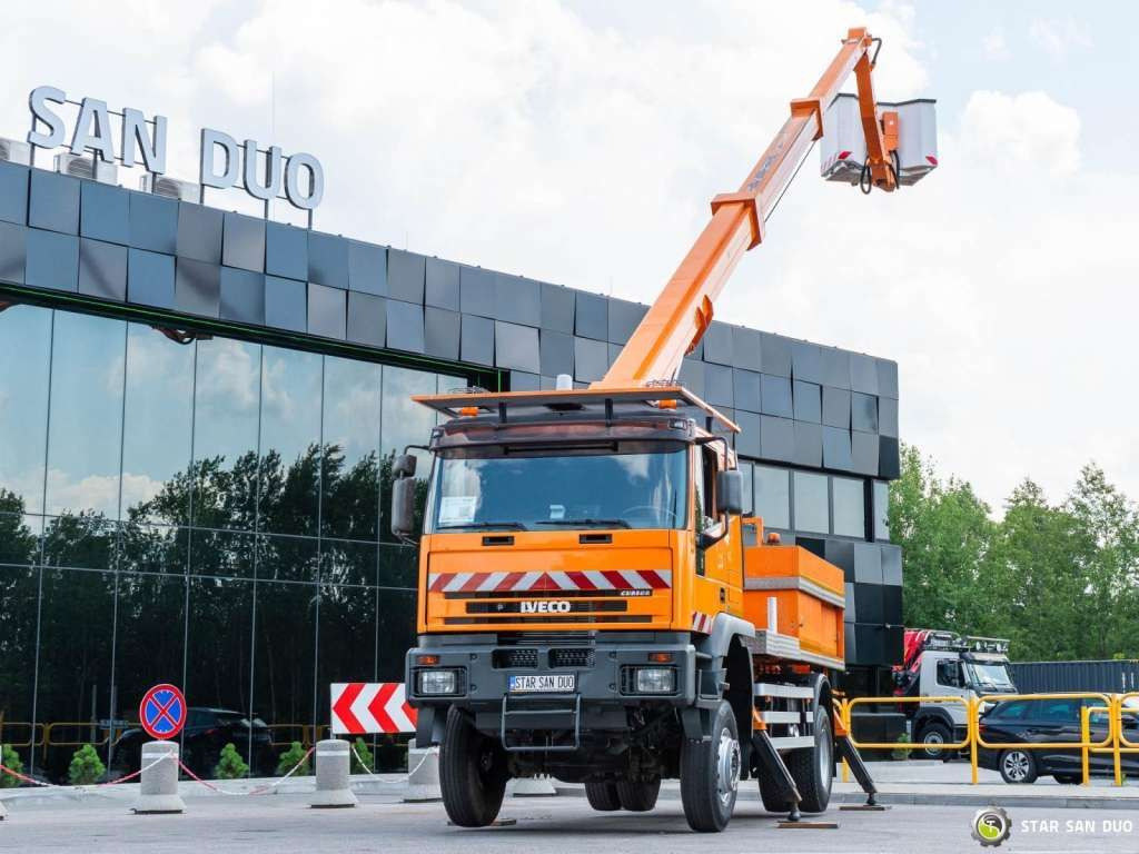 Iveco CURSOR 240 4x4 RUTHMANN T225 22,5 Meters Lift - Caminhão com plataforma aérea: foto 5 Iveco CURSOR 240 4x4 RUTHMANN T225 22,5 Meters Lift - Caminhão com plataforma aérea: foto 5