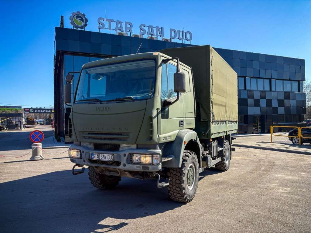 Iveco EUROCARGO 4x4 Offroad Camper Winde - Camião de lona: foto 1 Iveco EUROCARGO 4x4 Offroad Camper Winde - Camião de lona: foto 1