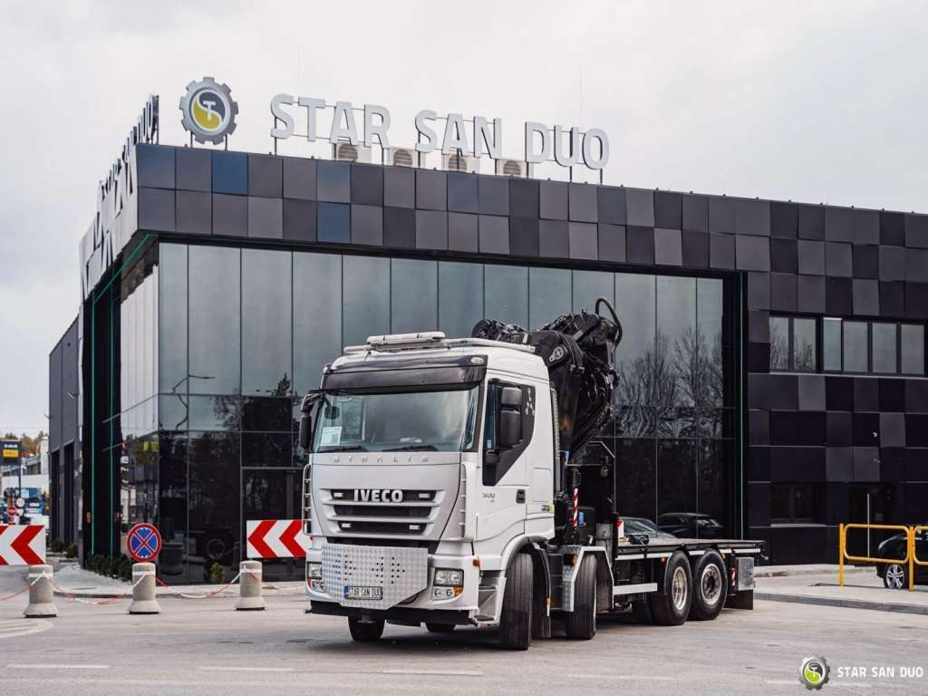Iveco STRALIS AS320S50Y 8x2 HMF 8520-0K6 FLY JIB Winc - Camião grua: foto 5 Iveco STRALIS AS320S50Y 8x2 HMF 8520-0K6 FLY JIB Winc - Camião grua: foto 5