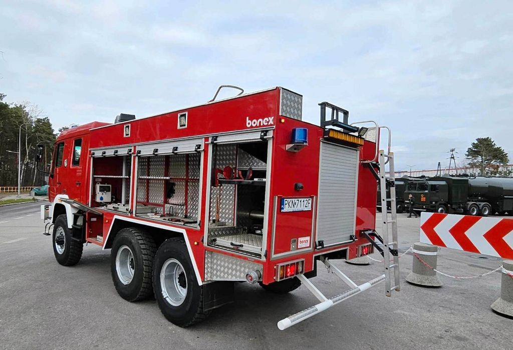 MAN 6x6 STAR Firetruck Feuerwehr - Carro de bombeiro: foto 5 MAN 6x6 STAR Firetruck Feuerwehr - Carro de bombeiro: foto 5