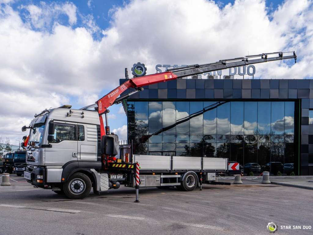 MAN TGA 18.350 4x4 Fassi F235 Crane Kran - Camião grua: foto 2 MAN TGA 18.350 4x4 Fassi F235 Crane Kran - Camião grua: foto 2