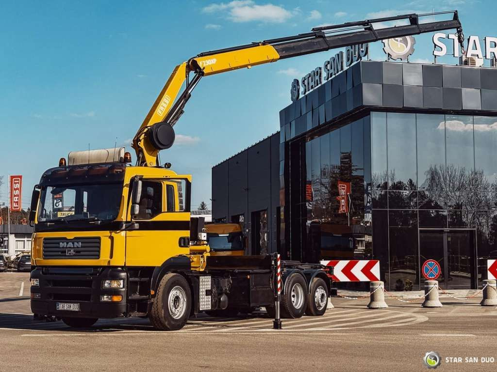 MAN TGA 18.440 6x2 FASSI F 210 A.24 Crane Rotator - Camião grua: foto 1 MAN TGA 18.440 6x2 FASSI F 210 A.24 Crane Rotator - Camião grua: foto 1