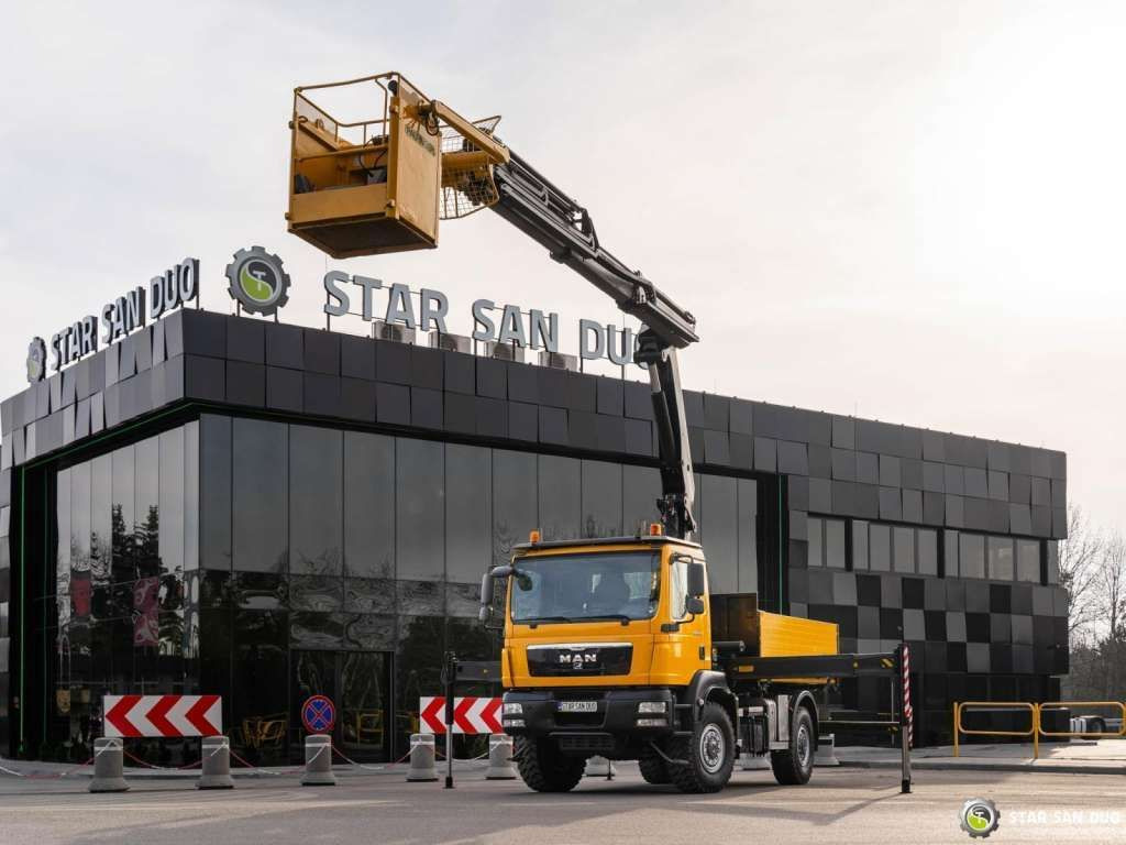 MAN TGM 18.340 4x4 PALFINGER PK 20002 CRANE BASKET MAN TGM 18.340 4x4 PALFINGER PK 20002 CRANE BASKET - Camião grua, Camião de caixa aberta/ Plataforma: foto 3 MAN TGM 18.340 4x4 PALFINGER PK 20002 CRANE BASKET MAN TGM 18.340 4x4 PALFINGER PK 20002 CRANE BASKET - Camião grua, Camião de caixa aberta/ Plataforma: foto 3