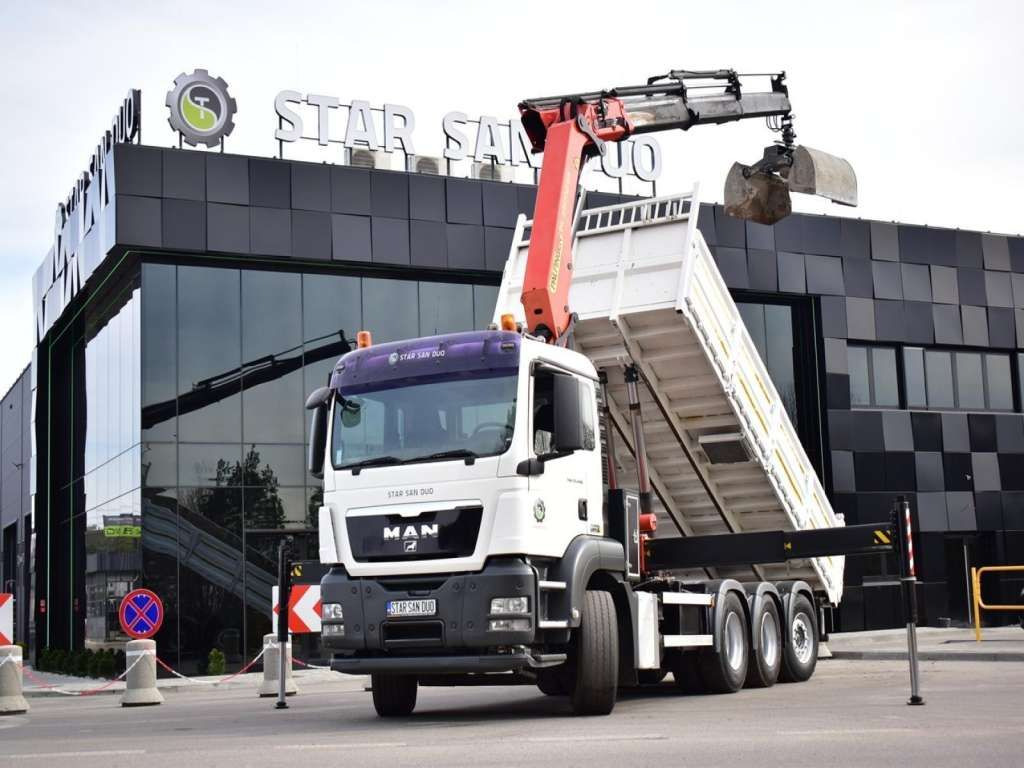 MAN TGS 35.400 8X4 PALFINGER PK 33002 CRANE KIPPER - Camião basculante: foto 2 MAN TGS 35.400 8X4 PALFINGER PK 33002 CRANE KIPPER - Camião basculante: foto 2