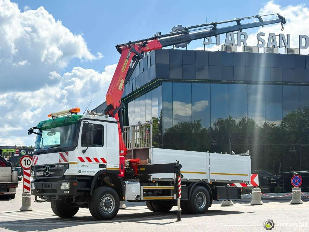 Mercedes-Benz ACTROS 2044A 4x4 Palfinger PK 20002 hds Crane - Camião grua: foto 1 Mercedes-Benz ACTROS 2044A 4x4 Palfinger PK 20002 hds Crane - Camião grua: foto 1