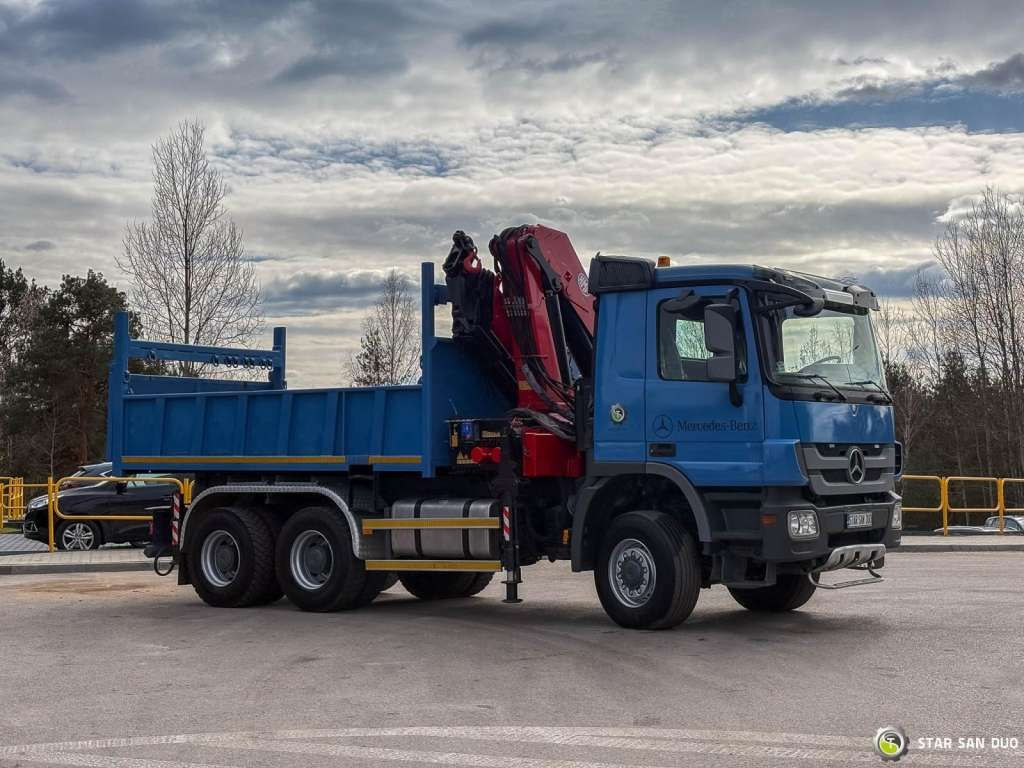 Mercedes-Benz ACTROS 3341 6x6 HMF 4220 K4 CRANE KIPPER - Camião grua: foto 4 Mercedes-Benz ACTROS 3341 6x6 HMF 4220 K4 CRANE KIPPER - Camião grua: foto 4