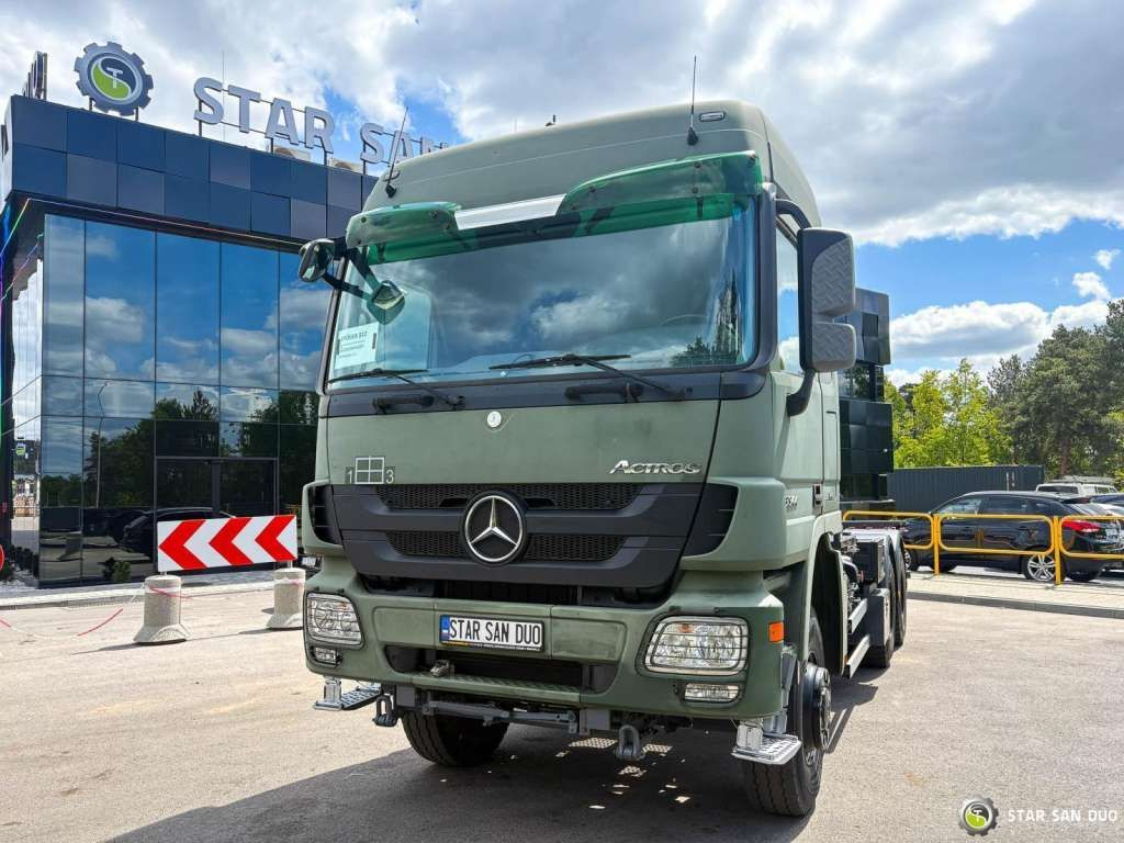 Mercedes-Benz ACTROS 3344 6x6 System Twist Lock - Camião chassi: foto 4 Mercedes-Benz ACTROS 3344 6x6 System Twist Lock - Camião chassi: foto 4