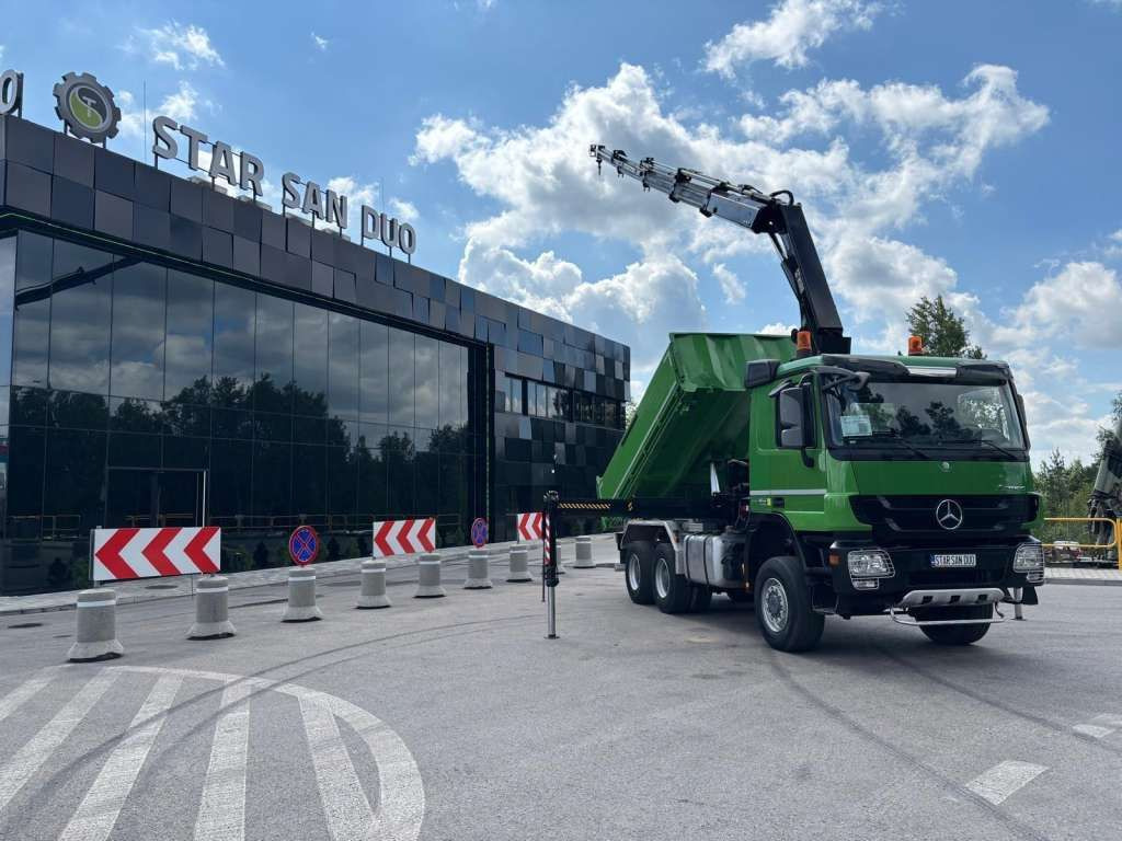 Camião basculante Mercedes-Benz  ACTROS 3346 6x6 HIAB 244EP-4 Crane Kipper: foto 11