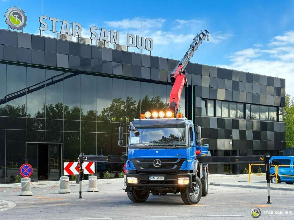 Mercedes-Benz AXOR 1833 4x4 Palfinger PK 22002 EH Crane Winch - Camião grua: foto 3 Mercedes-Benz AXOR 1833 4x4 Palfinger PK 22002 EH Crane Winch - Camião grua: foto 3
