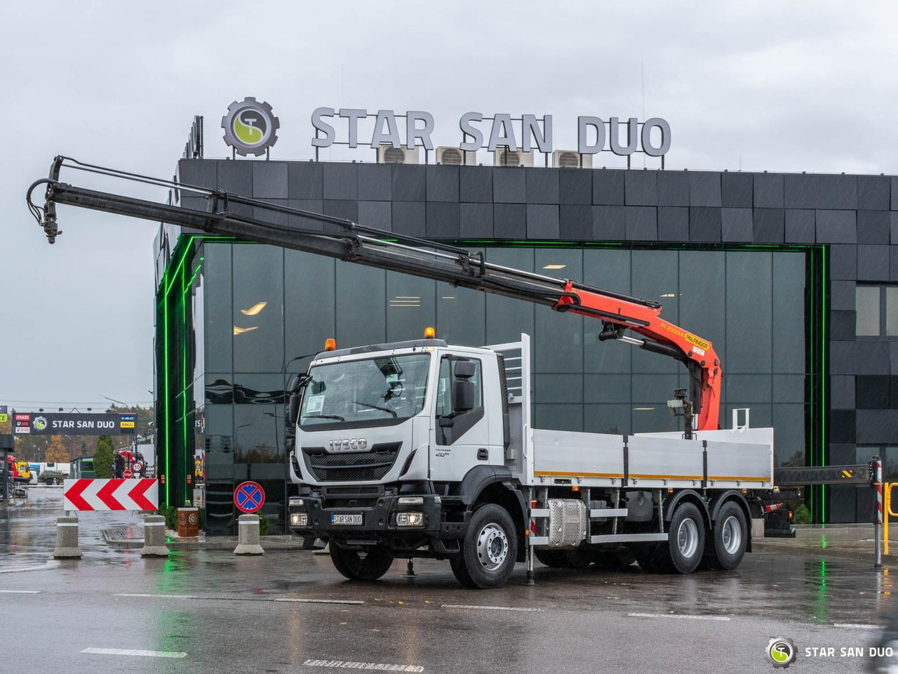 - Camião grua: foto 1 - Camião grua: foto 1