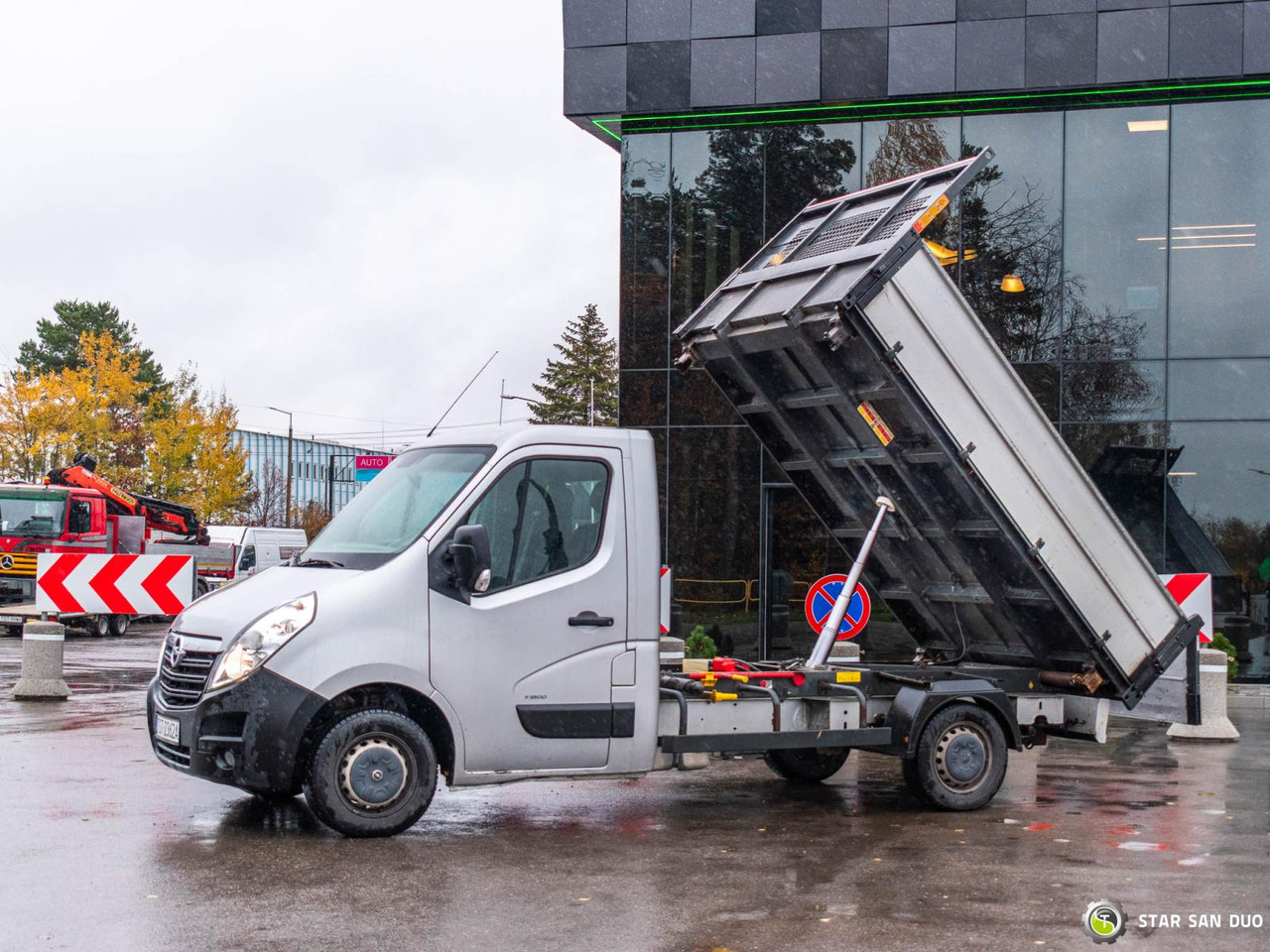 - Camião basculante: foto 3 - Camião basculante: foto 3