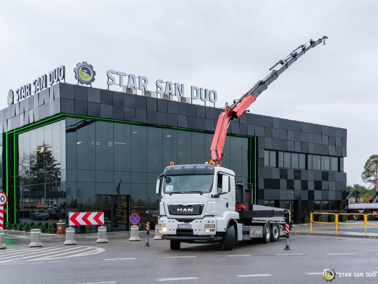 - Camião grua: foto 1 - Camião grua: foto 1