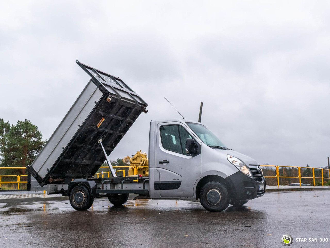 - Camião basculante: foto 4 - Camião basculante: foto 4