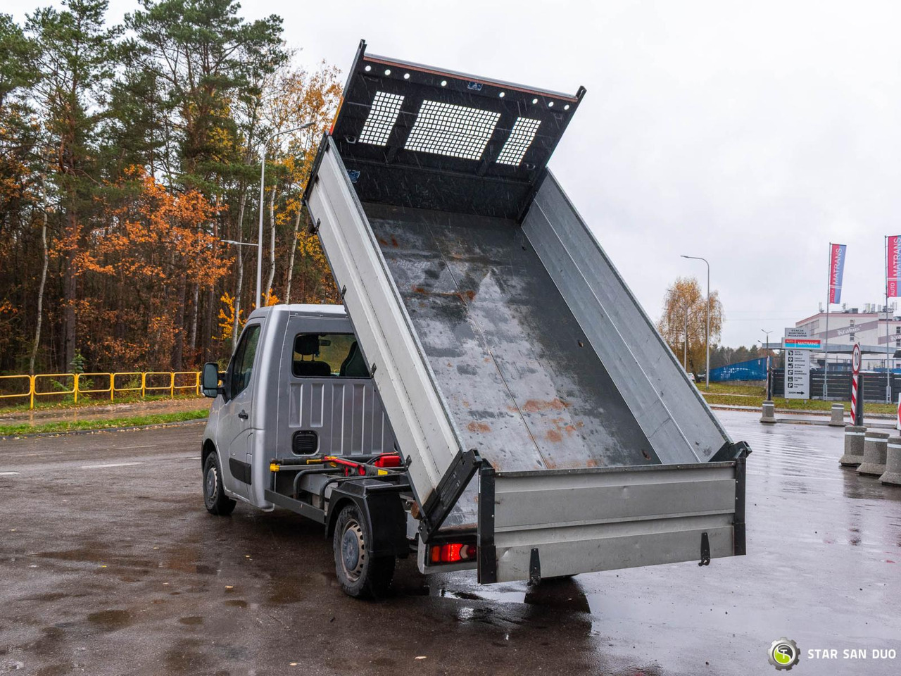 - Camião basculante: foto 2 - Camião basculante: foto 2