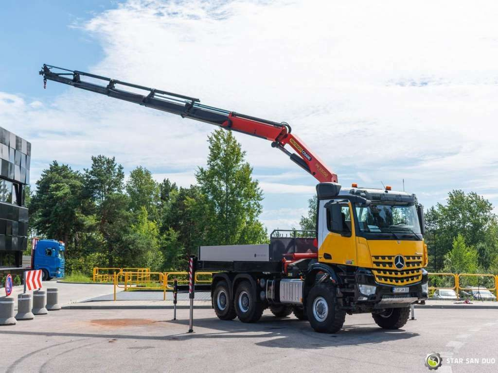 Mercedes-Benz AROCS 3345 6x6 PALFINGER PK 33002 Euro 6 Crane - Tractor: foto 3 Mercedes-Benz AROCS 3345 6x6 PALFINGER PK 33002 Euro 6 Crane - Tractor: foto 3