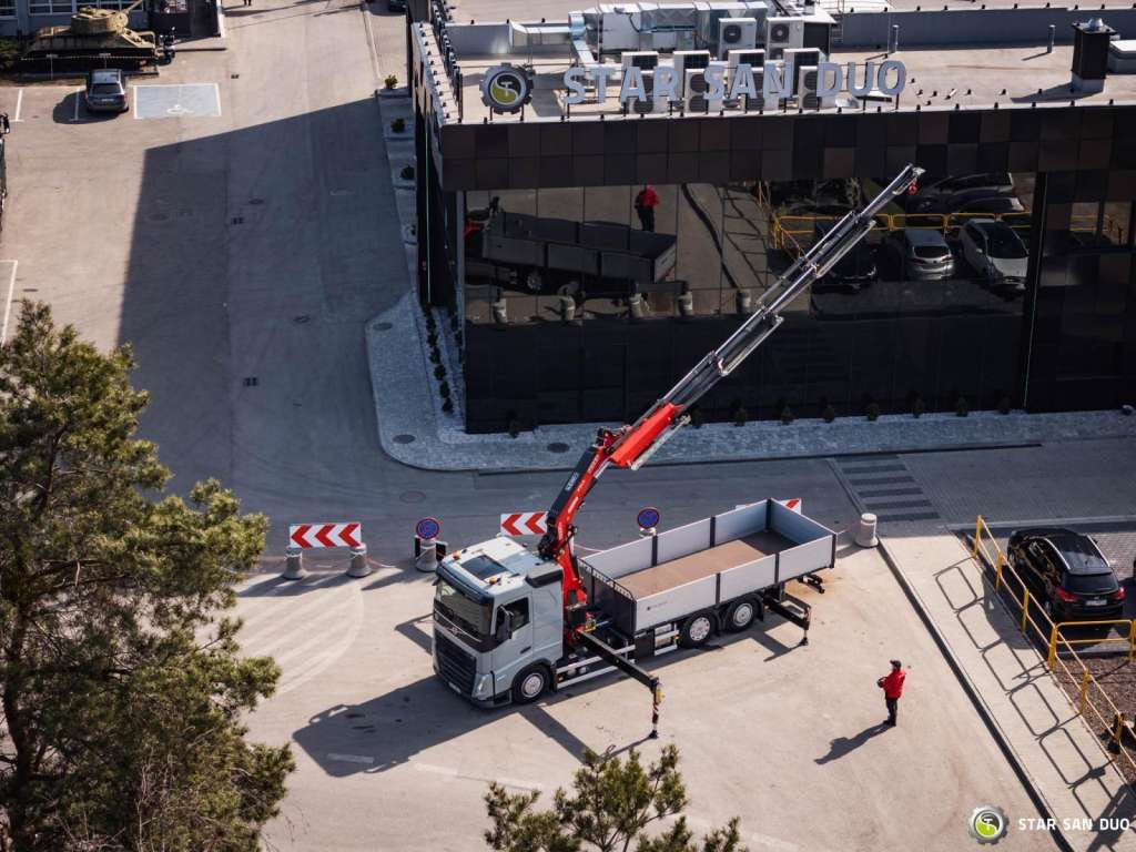 Volvo FH 500 6x2 FASSI F545R.A.2.25 CRANE KRAN NEW !! - Camião grua: foto 3 Volvo FH 500 6x2 FASSI F545R.A.2.25 CRANE KRAN NEW !! - Camião grua: foto 3