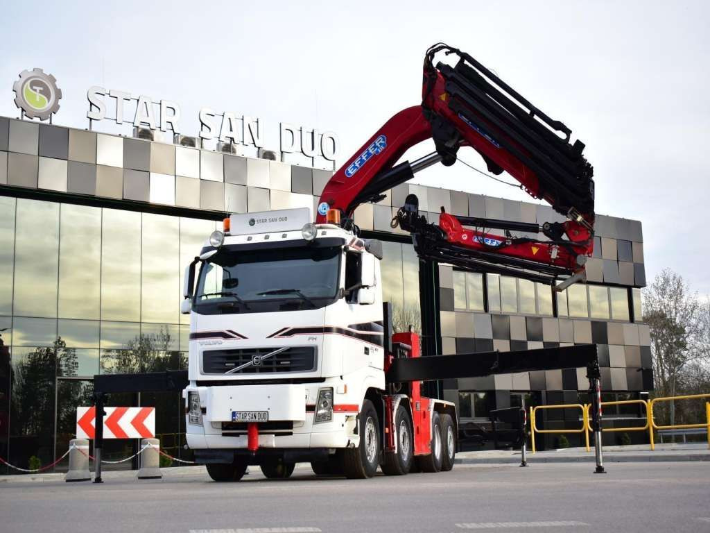 Volvo FH 520 8x2 EFFER 850 Fly Jib Winch 5th - Camião grua, Tractor: foto 2 Volvo FH 520 8x2 EFFER 850 Fly Jib Winch 5th - Camião grua, Tractor: foto 2