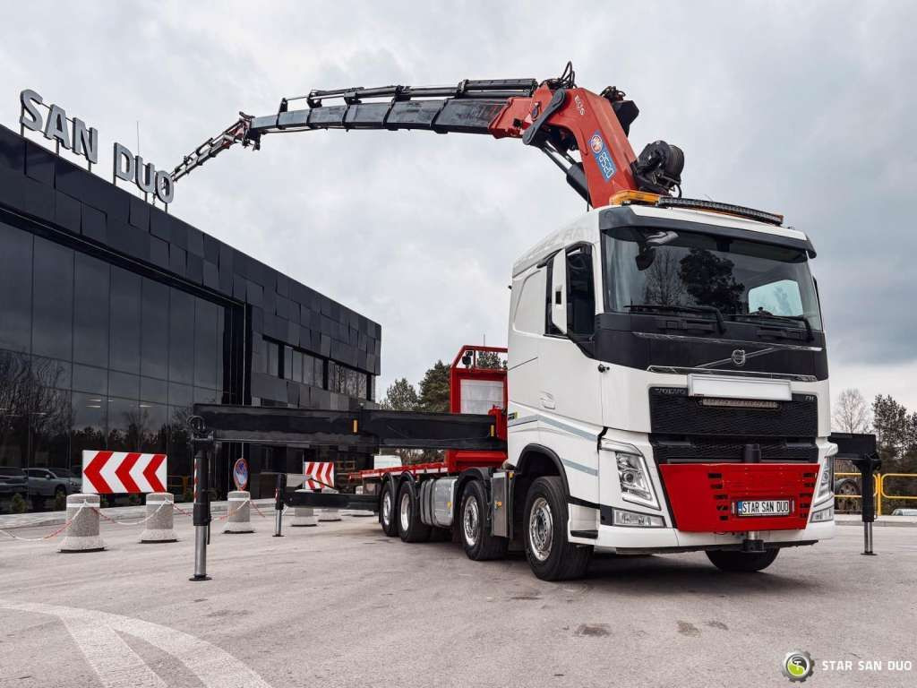 Volvo FH 550 8x2 HMF 8520 FLY JIB Winch Crane Euro 6 - Camião grua: foto 3 Volvo FH 550 8x2 HMF 8520 FLY JIB Winch Crane Euro 6 - Camião grua: foto 3