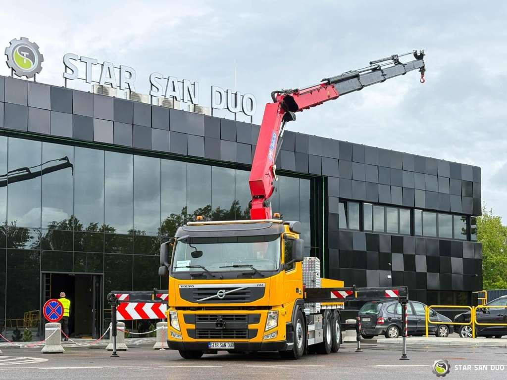 Volvo FM 460 6x4x4 HMF 3220 Crane HDS - Camião grua: foto 1 Volvo FM 460 6x4x4 HMF 3220 Crane HDS - Camião grua: foto 1