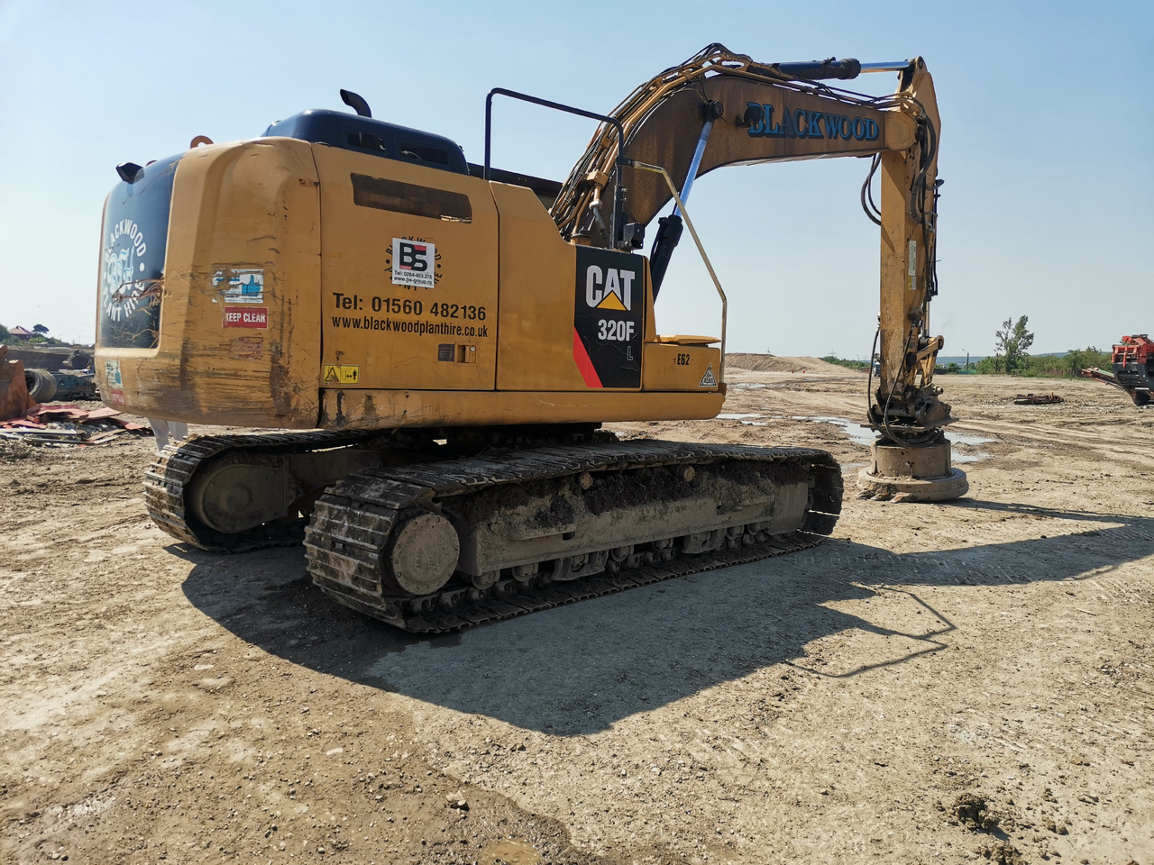 CATERPILLAR 320 F - Escavadora de rastos: foto 4 CATERPILLAR 320 F - Escavadora de rastos: foto 4