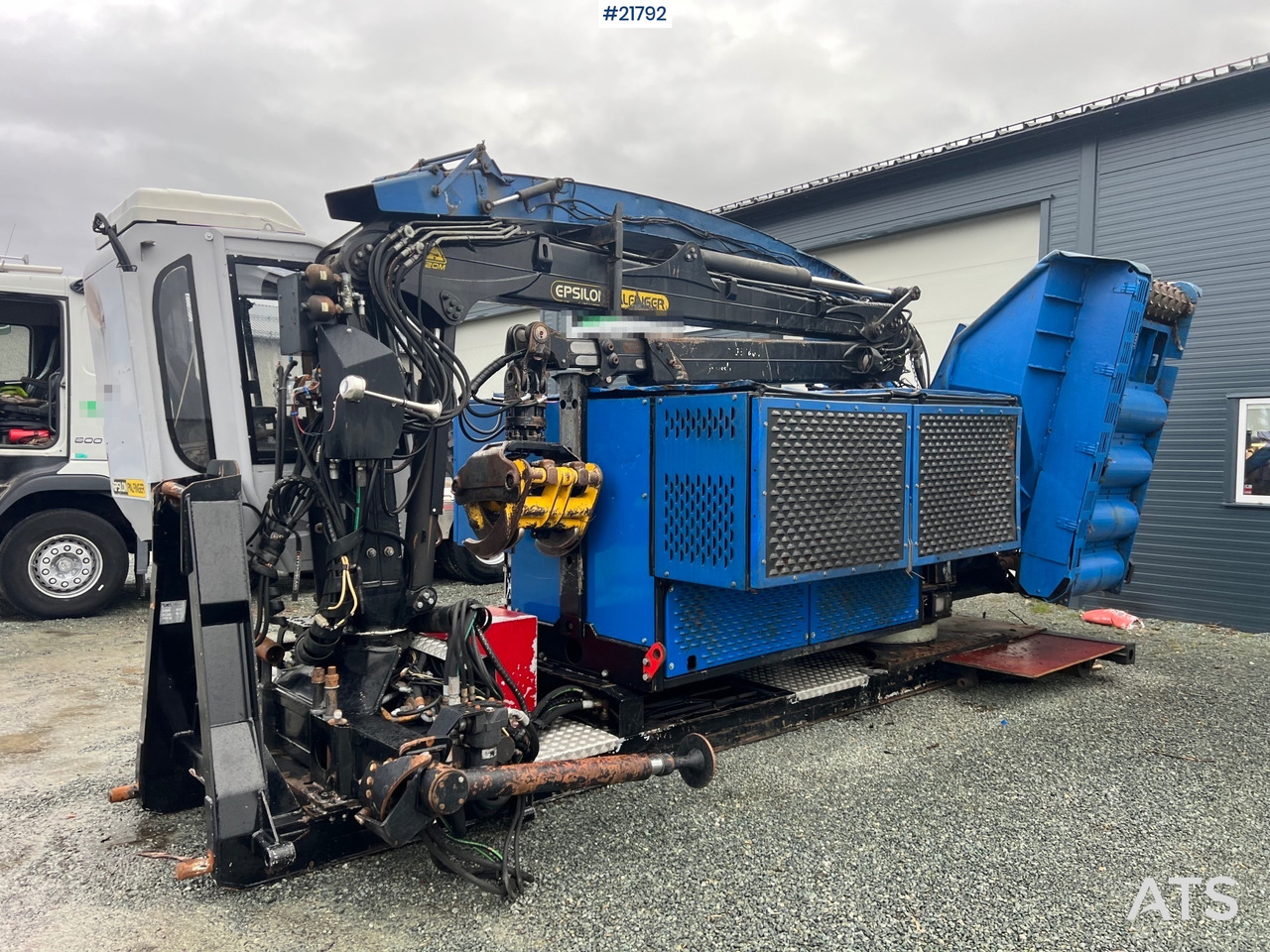 Bruks 806st Bio tre kverner m/ Epsilon palfinger m120l97 tømmerkrane - Estilhaçadora de madeira: foto 1 Bruks 806st Bio tre kverner m/ Epsilon palfinger m120l97 tømmerkrane - Estilhaçadora de madeira: foto 1