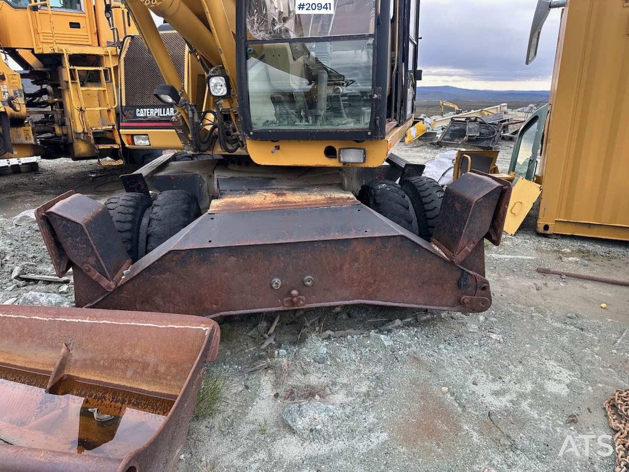 Escavadeira de rodas Caterpillar 312: foto 9