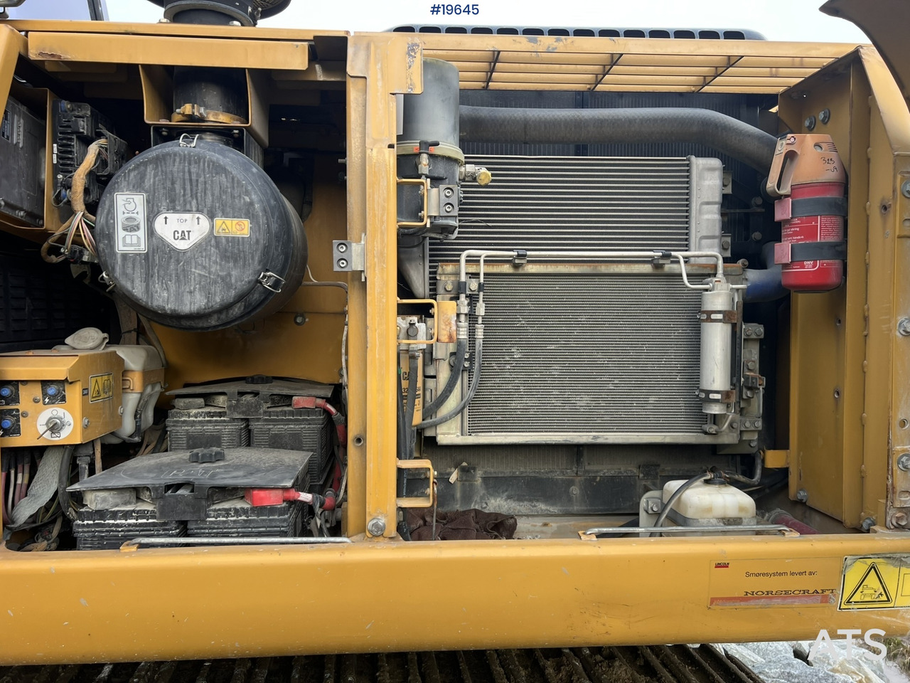 Escavadeira Caterpillar 323D: foto 17